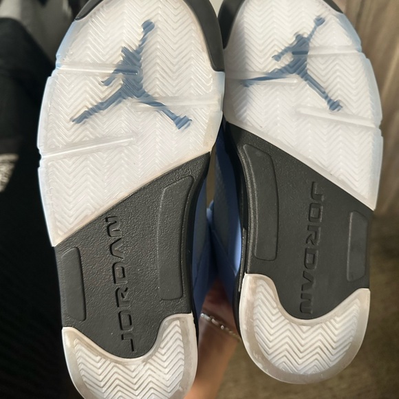 UNC University Blue Retro Jordan 5s - Picture 2 of 6